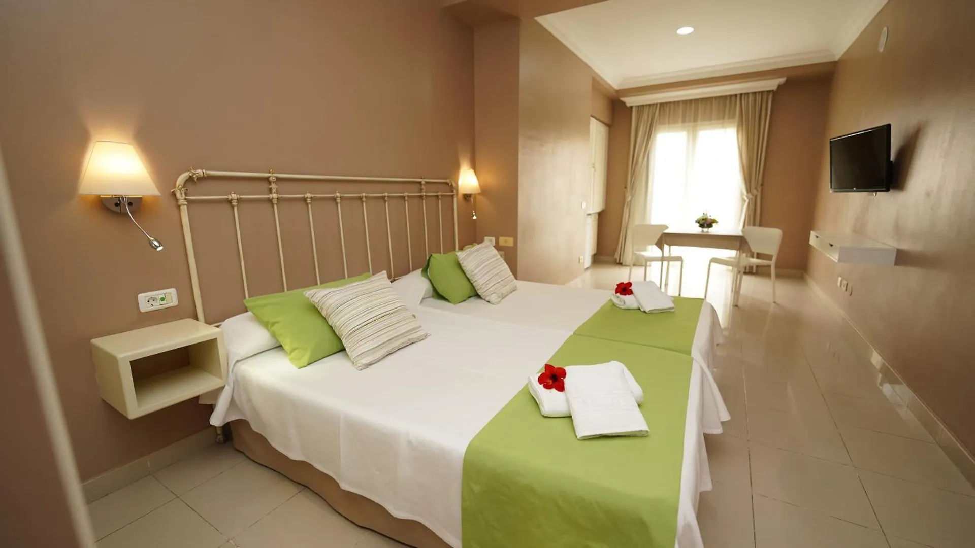 Hotel Rf Astoria - Adults Only contacts
